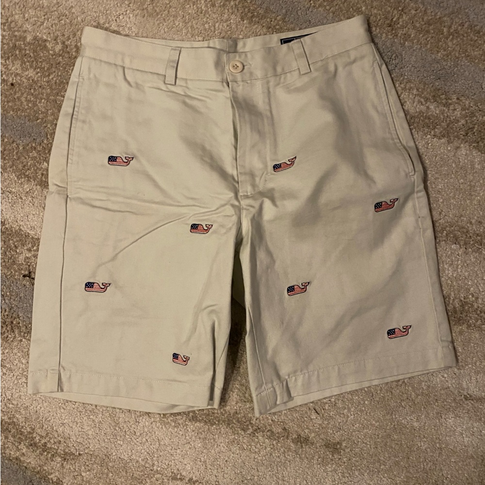 Vineyard Vines Shorts with Whale